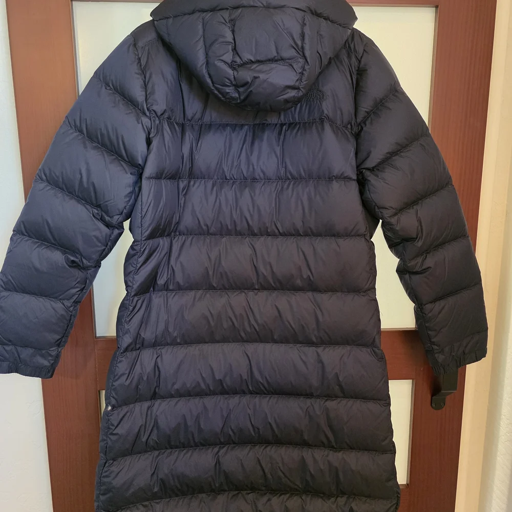 NWOT. The North Face 550 Dark Blue Puffer Jacket - Picture 8 of 9